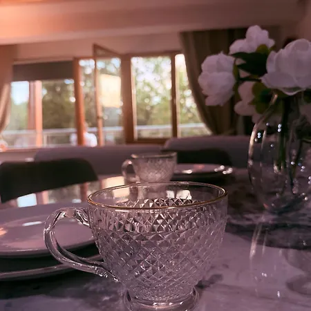 Silver Apartman