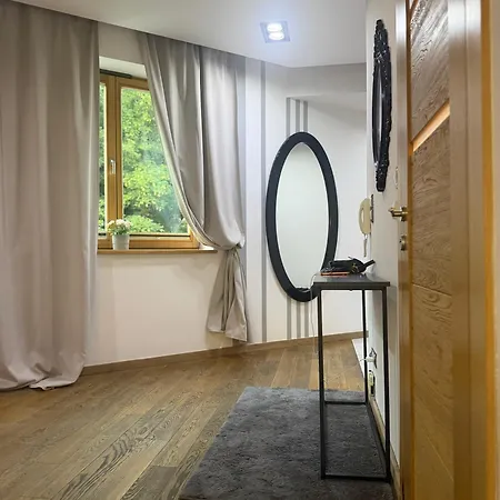 Silver Apartman *